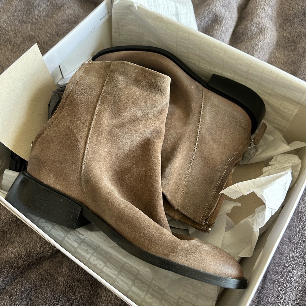 Steve Madden “Nexie Taupe Suede” Booties